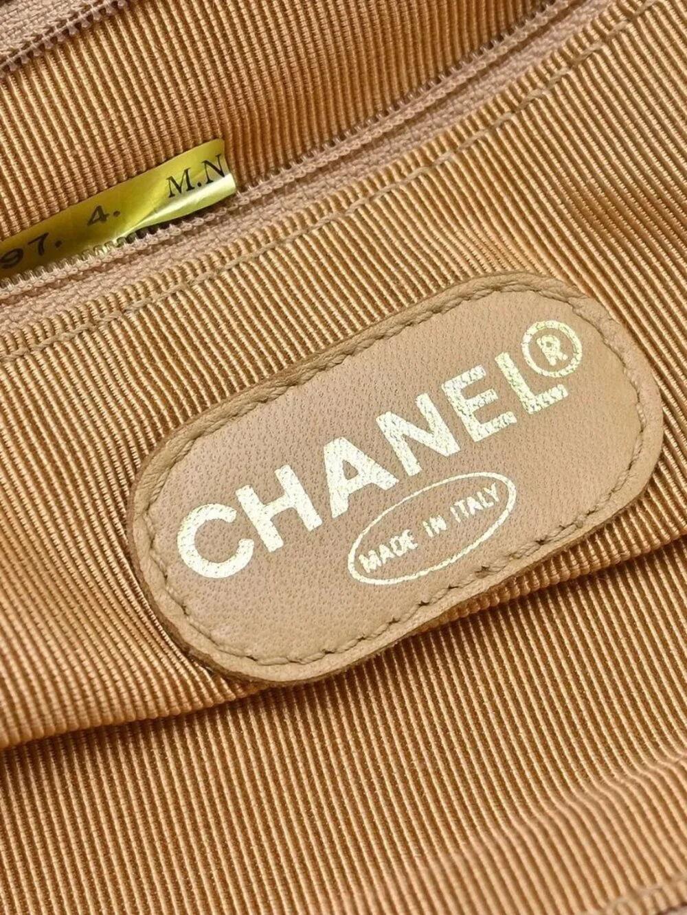 Best07 Chanel Beige Lambskin Handbag KQ01587